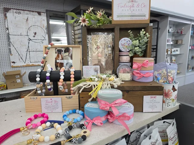 Handmade beaded bracelets, keychains and candle tins from Finleigh & Co.